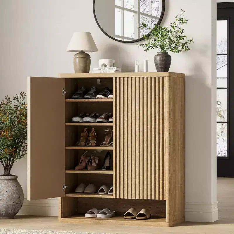 Scarpiera da 80 cm con ripiani regolabili, mobile portascarpe in legno con ante scanalate per ingresso e soggiorno