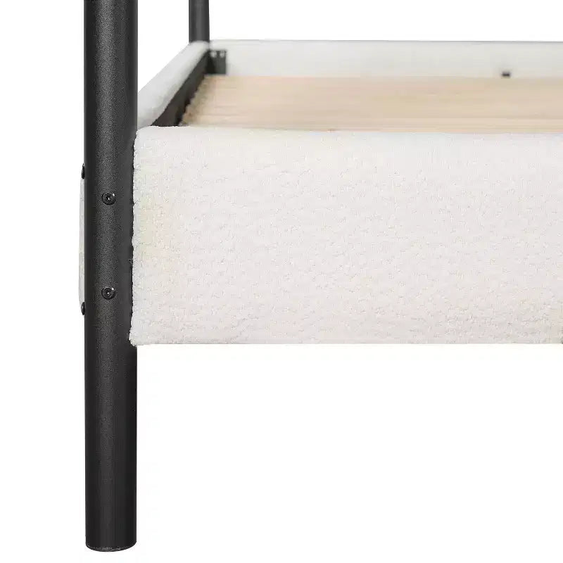 Struttura letto a baldacchino imbottita in Bouclé con testiera curva | Ferro e legno | Nessuna rete a molle necessaria